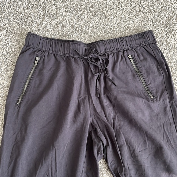 GAP girlfriend viscose jogger pants - Picture 2 of 6